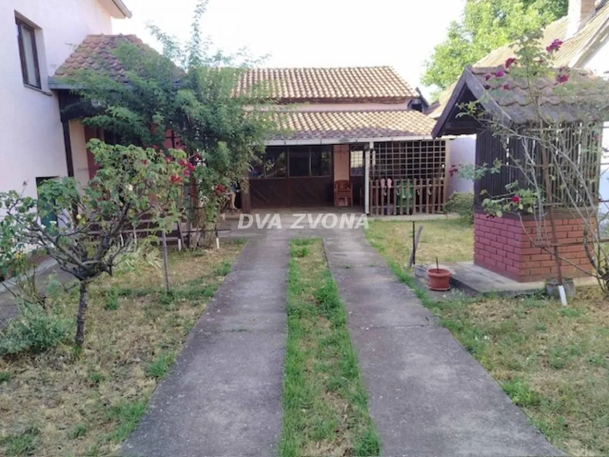 Prodaja, kuća, 172m², Beška, Inđija