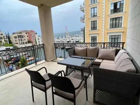 Izdavanje, dvosoban stan, 131m², Porto Montenegro, Tivat - image 9