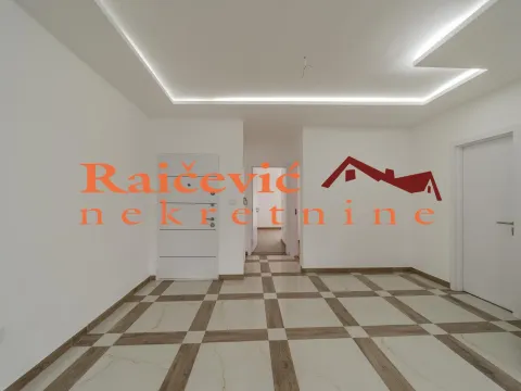 Prodaja, trosoban stan, 83m², Profesorska Kolonija, Palilula Sve Podlokacije - image 9