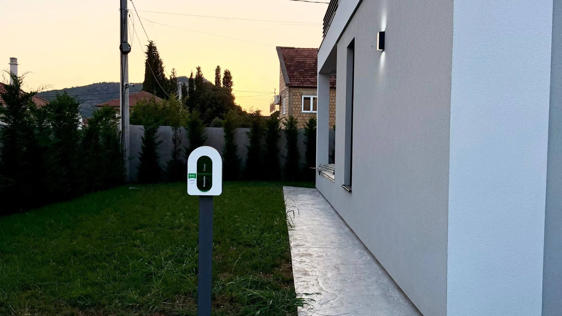 Izdavanje, kuća, 225m², Gornja Gorica, Podgorica