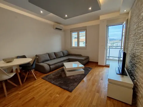 Izdavanje, jednosoban stan, 45m², City Kej, Podgorica - image 3