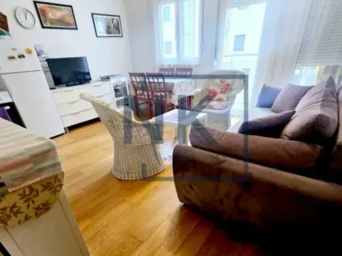 Izdavanje, jednosoban stan, 49m², Blok 9, Podgorica - image 3