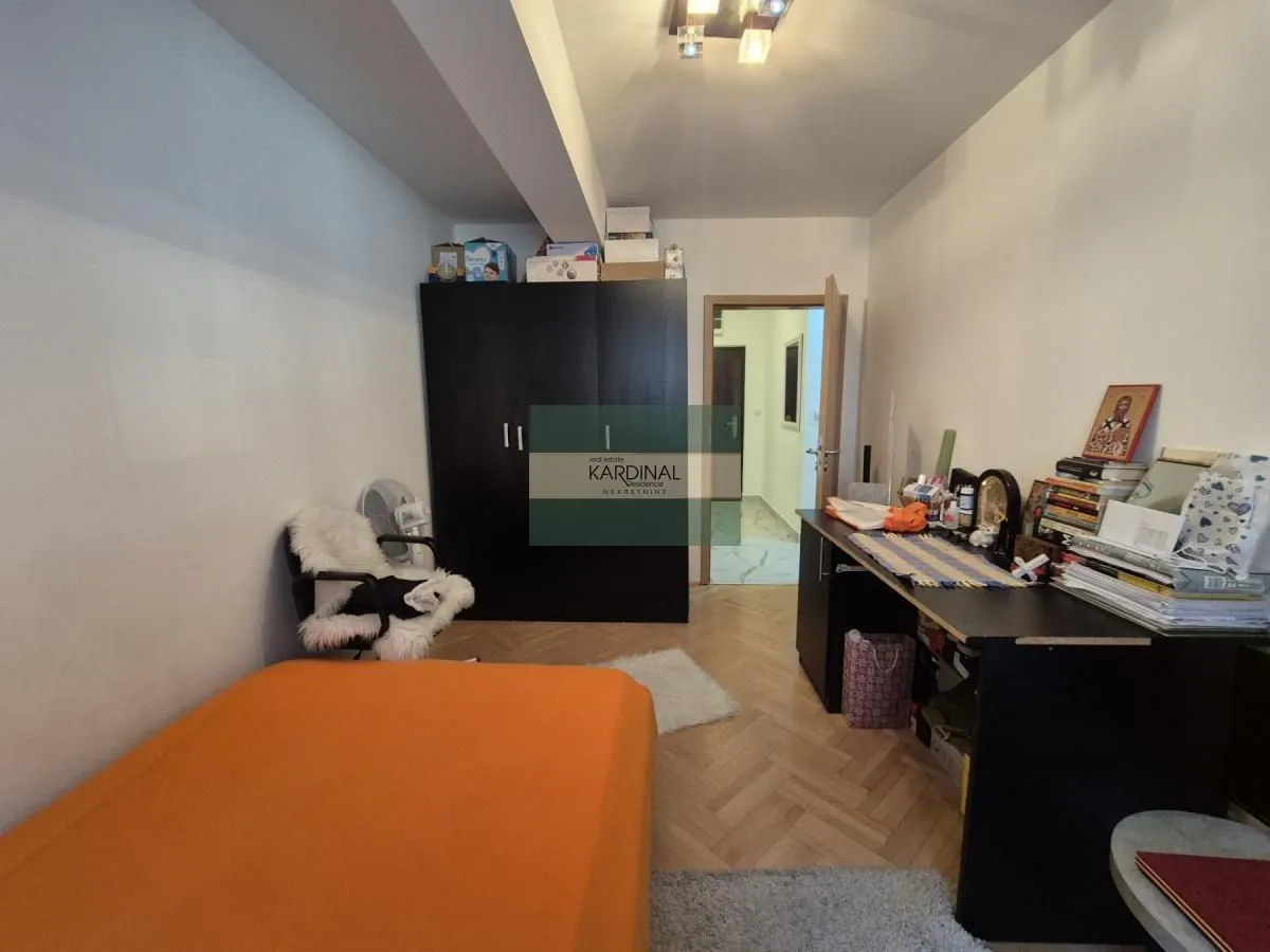 Prodaja, trosoban stan, 79m², Centar, Jagodina