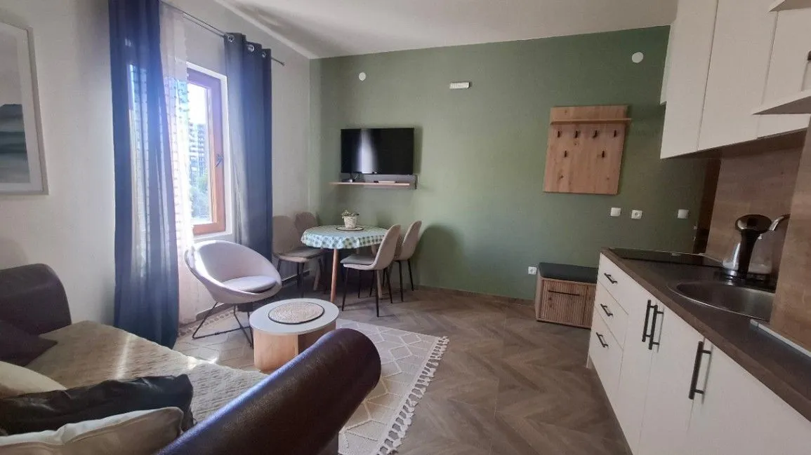 Izdavanje, jednosoban stan, 45m², Ilino, Bar