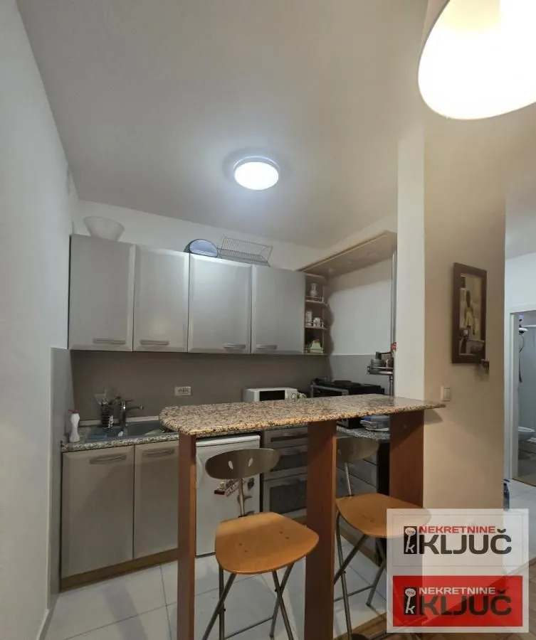 Prodaja, jednosoban stan, 38m², Rotkvarija, Novi Sad Sve Podlokacije