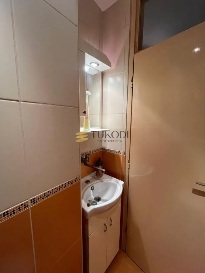 Prodaja, trosoban stan, 87m², Betanija, Novi Sad Sve Podlokacije