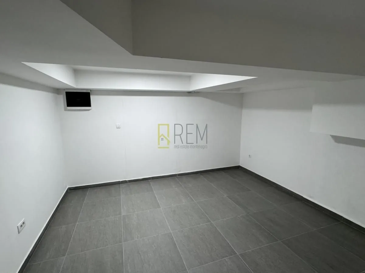 Rent, office space, 50m², Lepa Kata, Podgorica