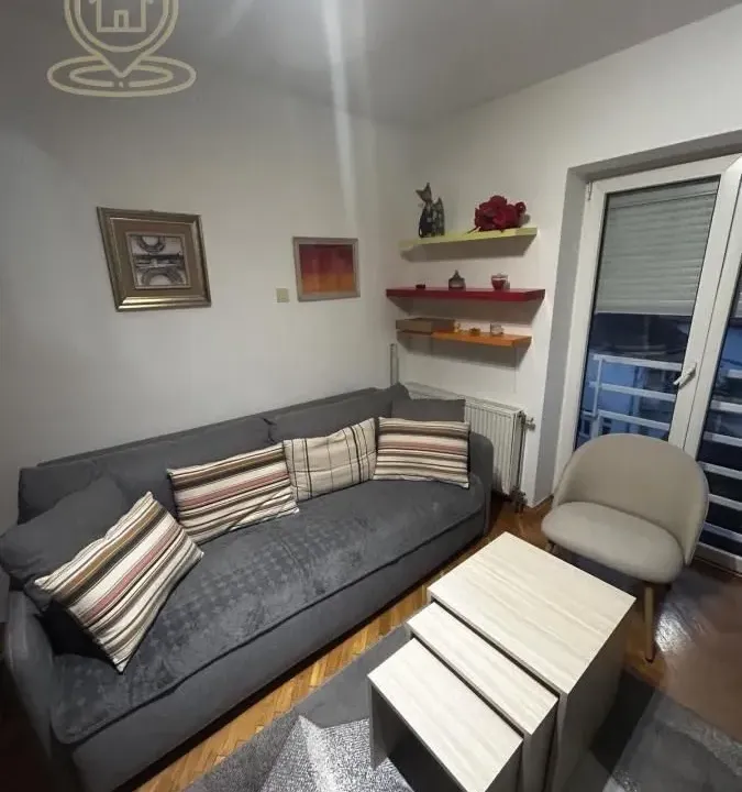 Izdavanje, jednosoban stan, 38m², Centar, Novi Sad