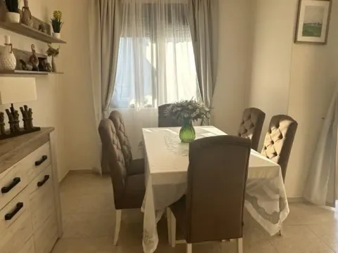 Sale, two bedroom apartment, 75m², Dobrota, Kotor - image 7