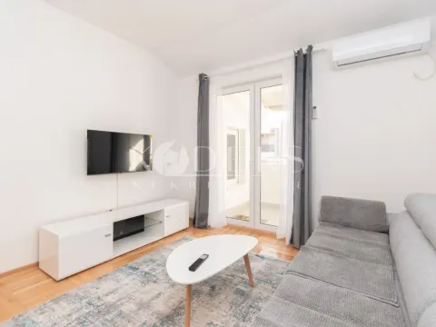 Izdavanje, dvosoban stan, 55m², Stari Aerodrom, Podgorica - image 13