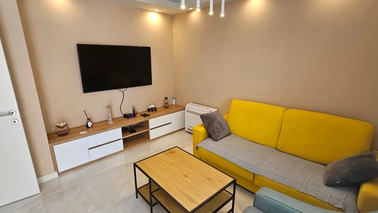 Rent, one bedroom apartment, 55m², Centar, Tivat