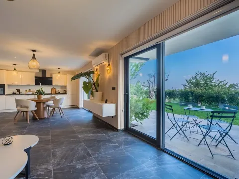 Sale, house, 293m², Markovići, Budva - image 4