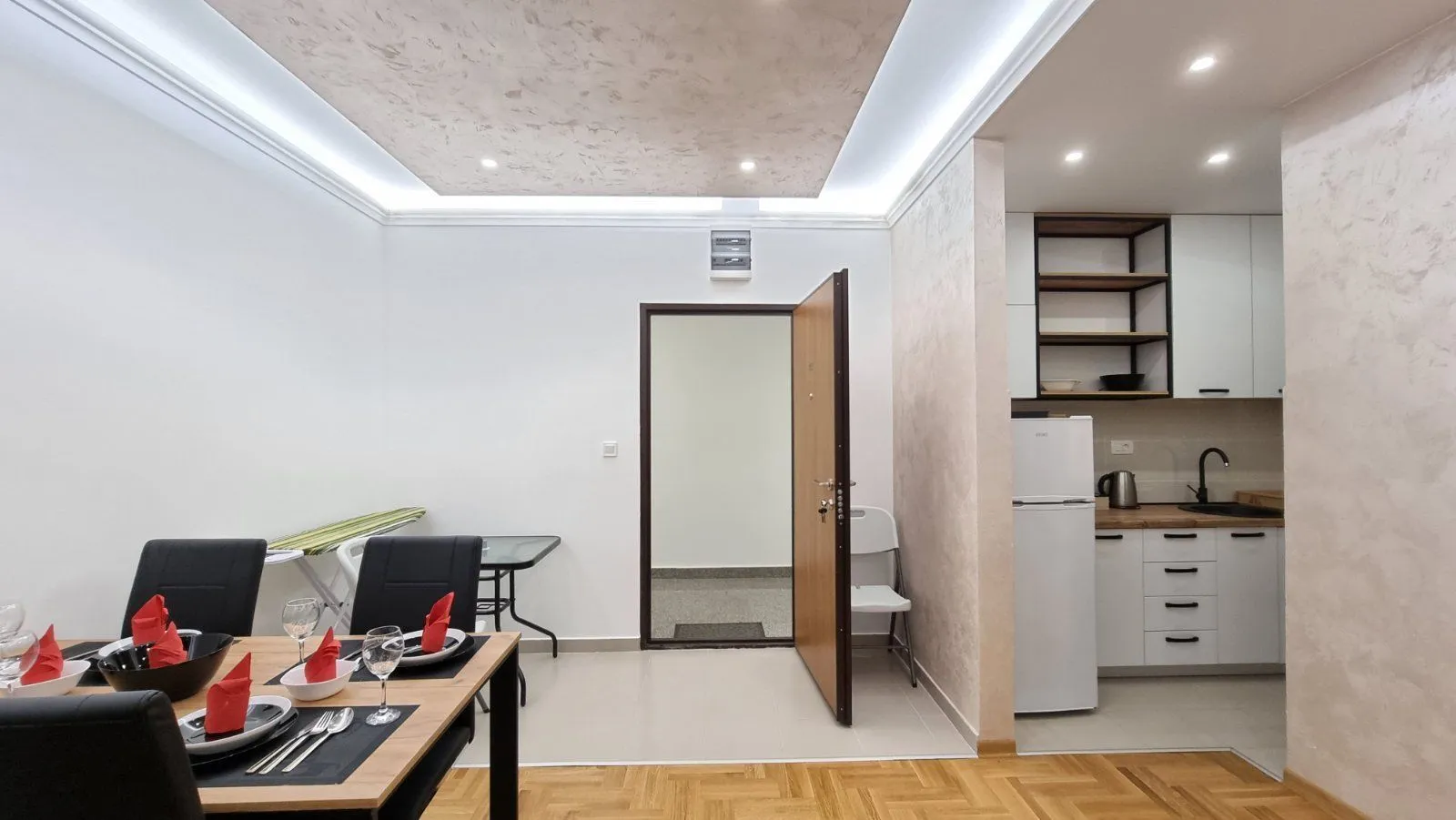 Izdavanje, jednosoban stan, 45m², Budva, Crna Gora