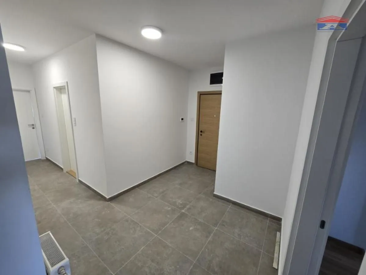Prodaja, četvorosoban stan, 95m², Avijatičarsko naselje, Novi Sad Sve Podlokacije