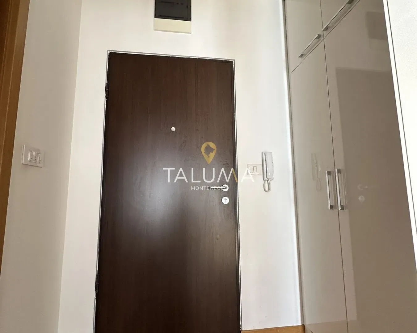 Izdavanje, jednosoban stan, 45m², City Kvart, Podgorica