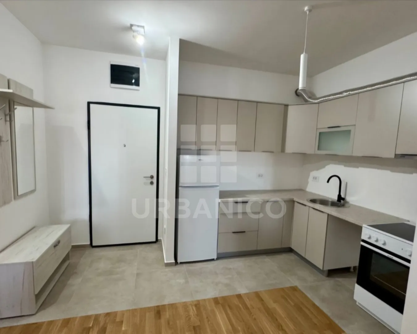 Izdavanje, jednosoban stan, 46m², Stari Aerodrom, Podgorica