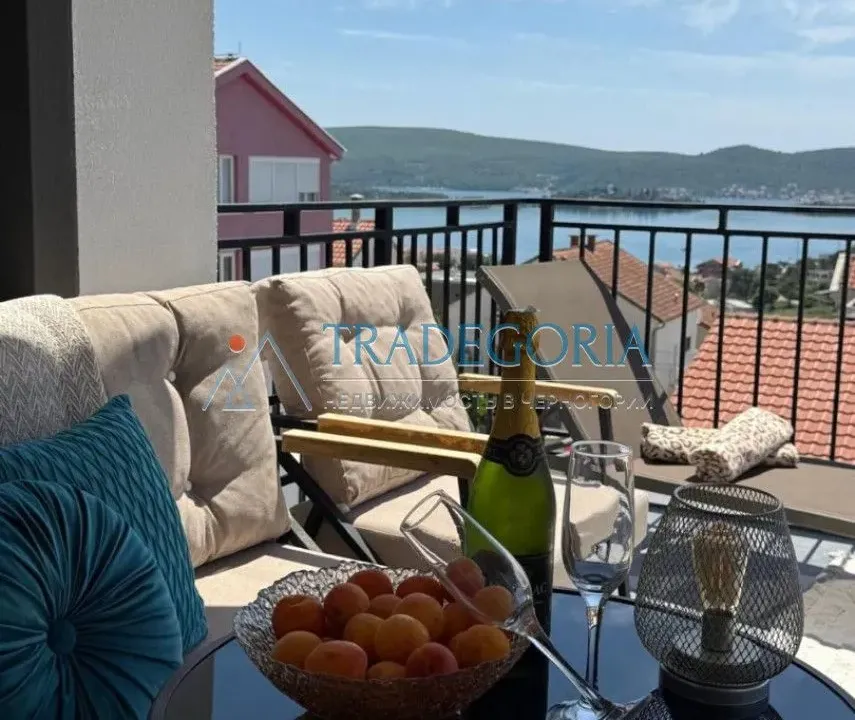 Prodaja, dvosoban stan, 70m², Tivat, Crna Gora