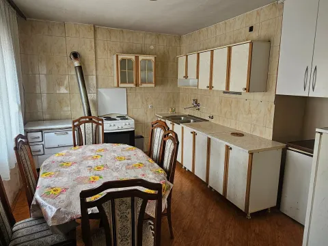Izdavanje, trosoban stan, 120m², Zelenika, Podgorica - image 10