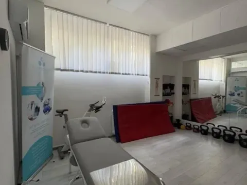 Izdavanje, poslovni prostor, 136m², Banovo Brdo, Beograd - image 11