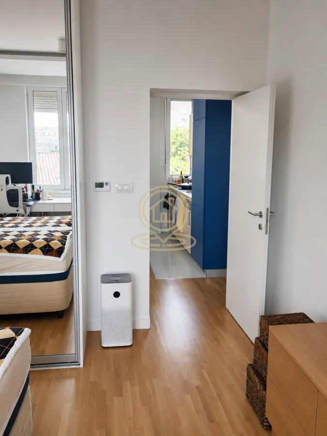 Izdavanje, trosoban stan, 56m², Stari Grad, Beograd
