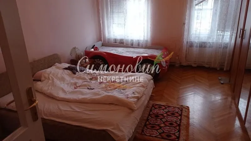Prodaja, stan, 214m², Zemun Centar, Zemun Sve Podlokacije