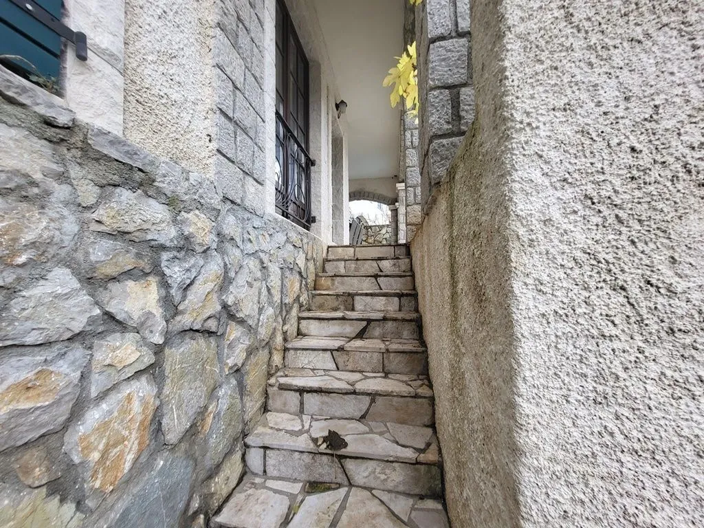 Prodaja, trosoban stan, 126m², Kostanjica, Kotor