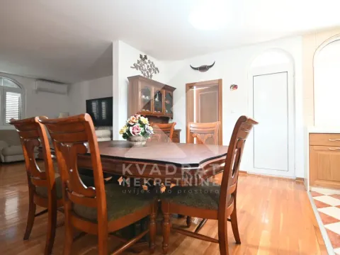 Rent, house, 400m², Zlatica, Podgorica - image 8