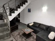 Izdavanje, stan, 70m², Tivat, Crna Gora - image 1