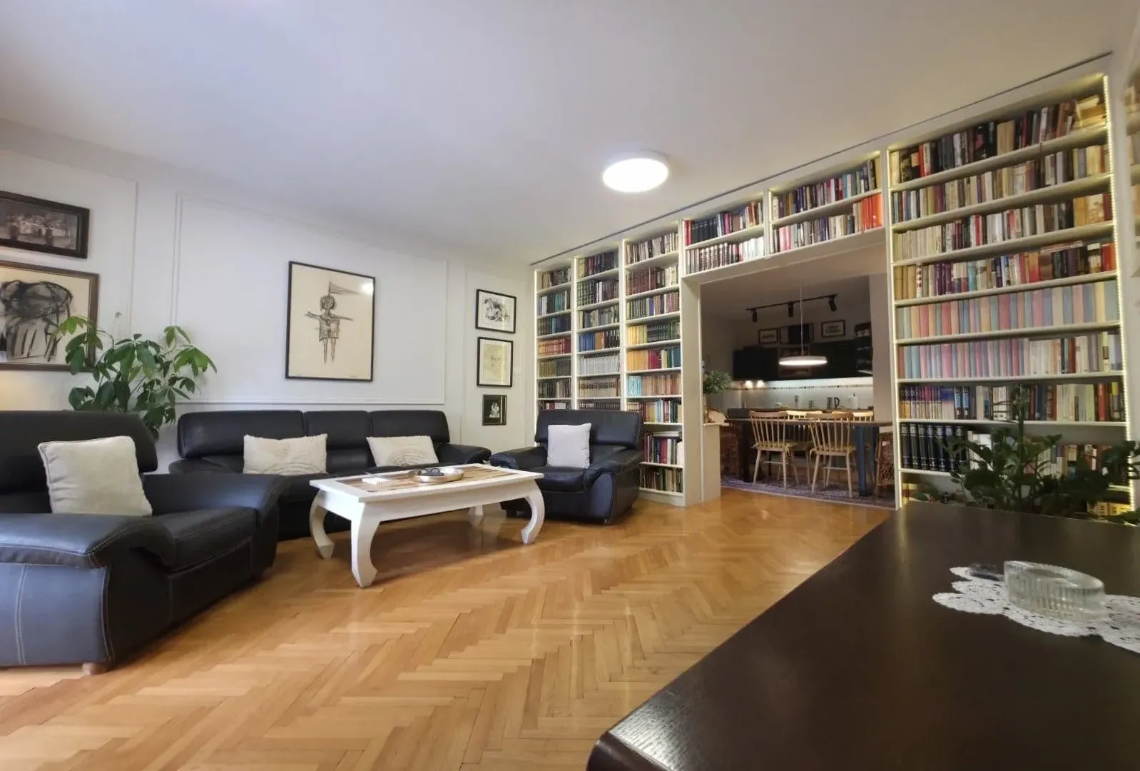 Izdavanje, trosoban stan, 145m², Preko Morače, Podgorica