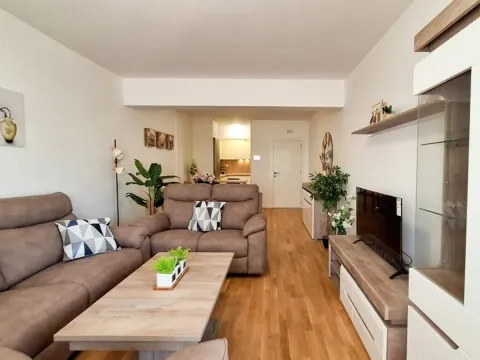 Prodaja, trosoban stan, 92m², Ilino, Bar