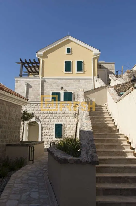 Prodaja, kuća, 253m², Tivat, Crna Gora