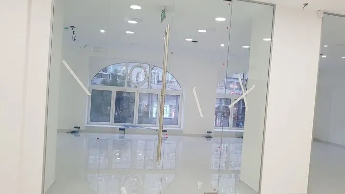 Prodaja, četvorosoban stan, 179m², Terazije, Užice