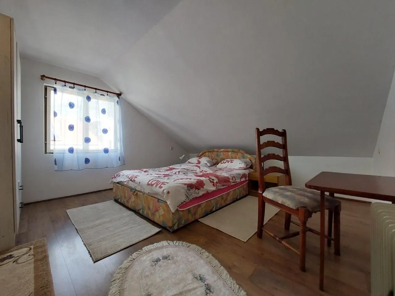 Izdavanje, dvosoban stan, 80m², Kalimanj, Tivat