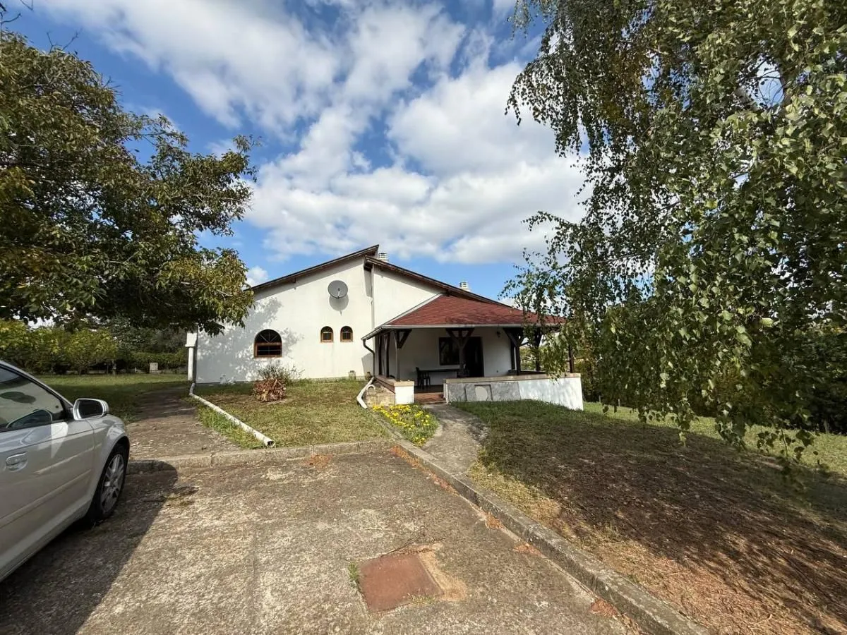 Sale, house, 204m², Bocke, Petrovaradin