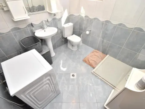 Rent, four bedroom apartment, 160m², Tološi, Podgorica - image 22