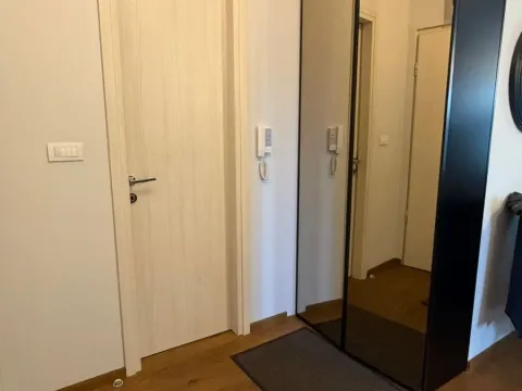 Prodaja, dvosoban stan, 64m², City Kvart, Podgorica - image 9