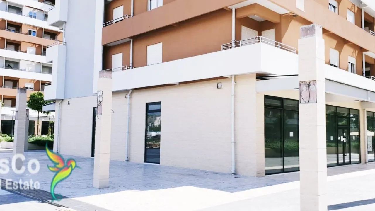 Izdavanje, poslovni prostor, 107m², Central Point, Podgorica