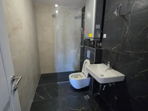 Prodaja, trosoban stan, 101m², Tološi, Podgorica - image 6