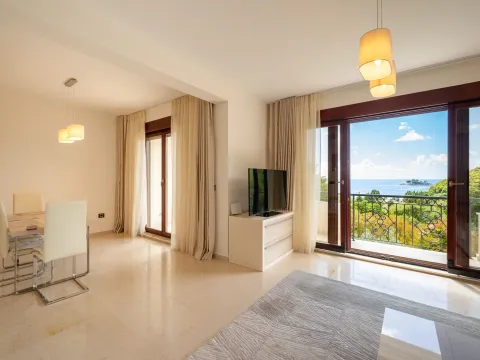 Sale, three bedroom apartment, 86m², Petrovac, Budva - image 12