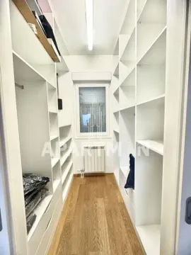 Izdavanje, trosoban stan, 240m², Vukov Spomenik, Zvezdara Sve Podlokacije - image 12