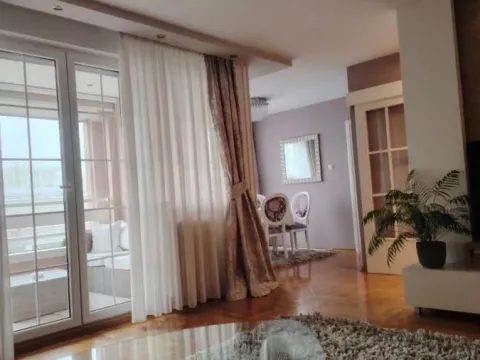 Izdavanje, trosoban stan, 90m², Liman 4, Novi Sad Sve Podlokacije - image 2