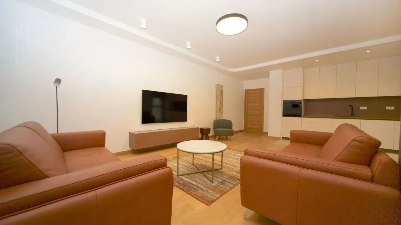 Izdavanje, trosoban stan, 104m², City Kvart, Podgorica