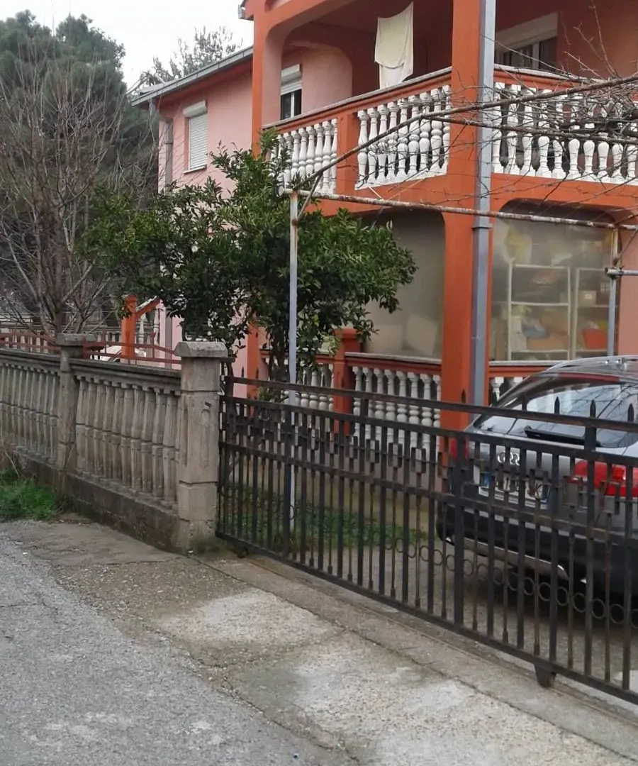 Prodaja, kuća, 324m², Podgorica, Crna Gora