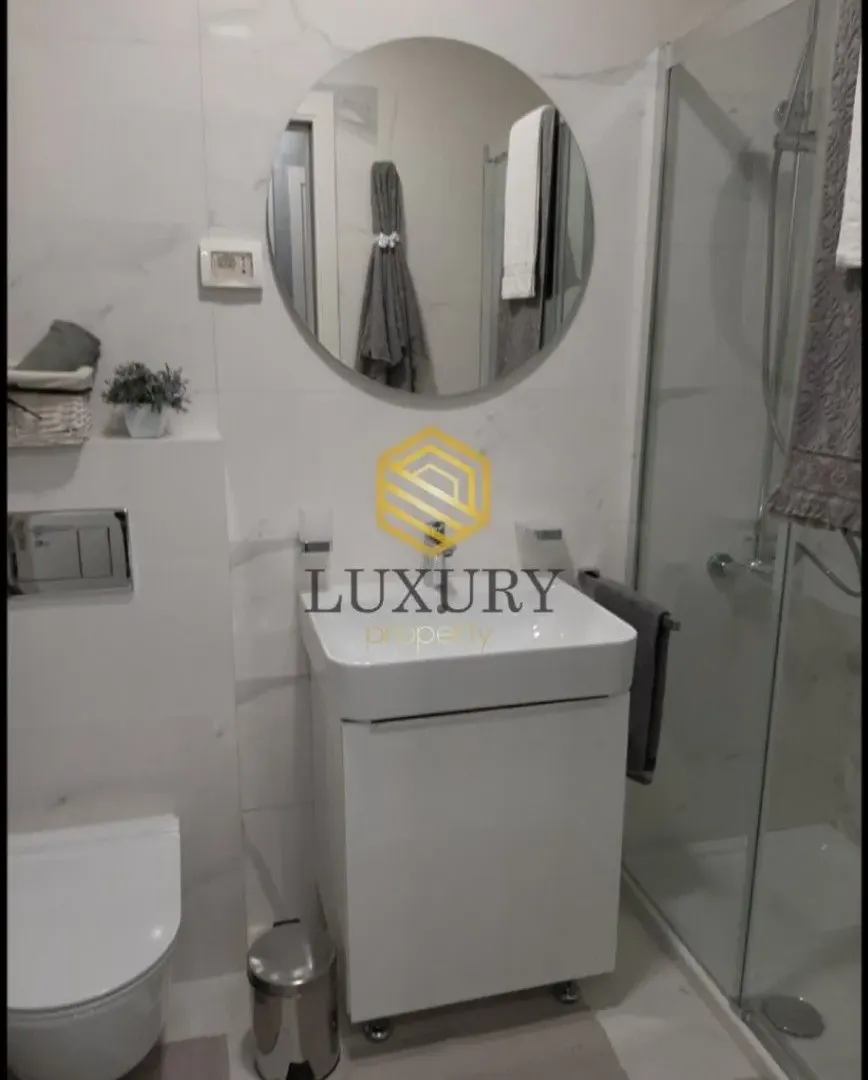 Izdavanje, jednosoban stan, 50m², Central Point, Podgorica