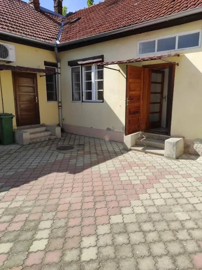 Prodaja, kuća, 200m², Betanija, Novi Sad Sve Podlokacije