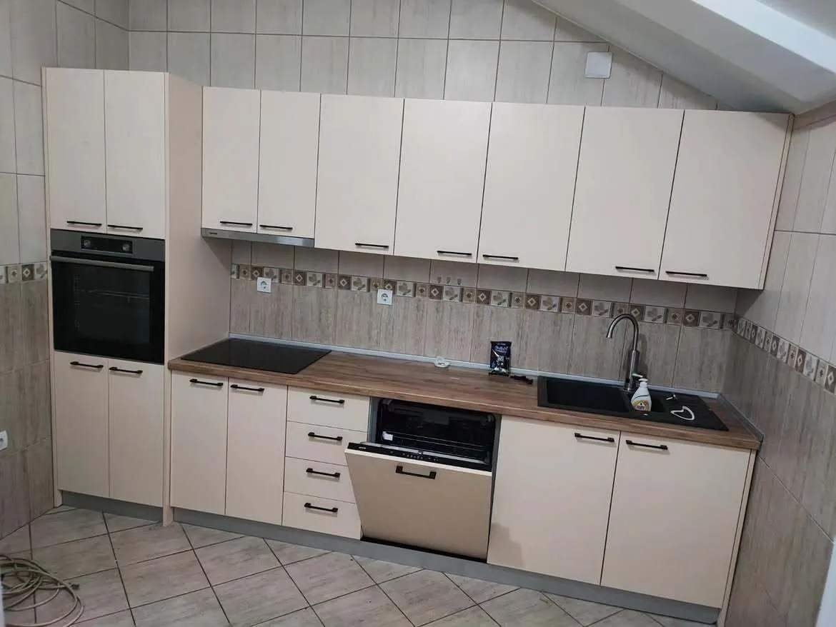 Rent, four bedroom apartment, 150m², Stari Aerodrom, Podgorica
