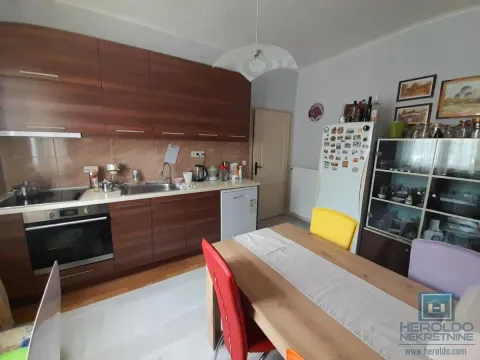 Prodaja, kuća, 71m², Centar, Jagodina