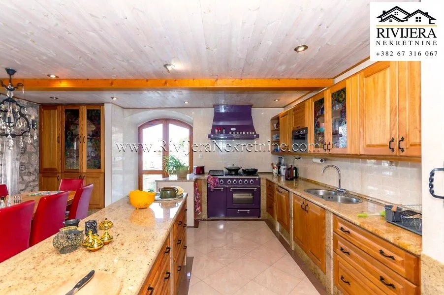 Prodaja, kuća, 226m², Podi, Herceg Novi