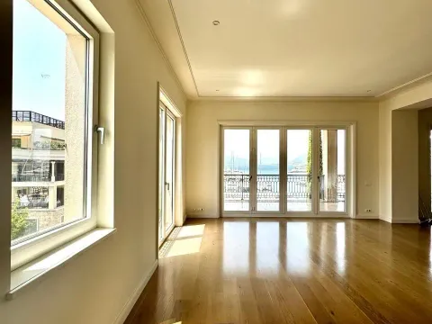 Prodaja, trosoban stan, 223m², Tivat, Crna Gora - image 3