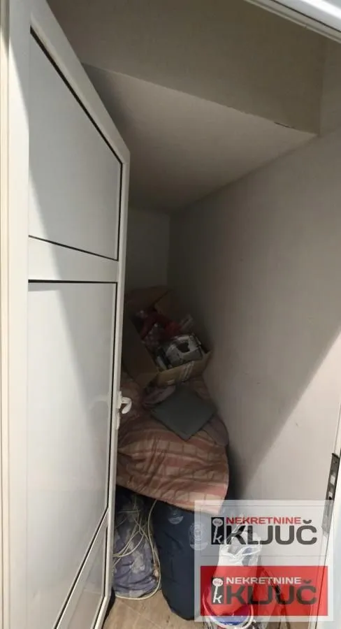 Izdavanje, jednosoban stan, 40m², Socijalno, Novi Sad Sve Podlokacije